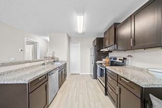 Mercury Cove Apartments in Palm Bay, FL - Building Photo - Building Photo