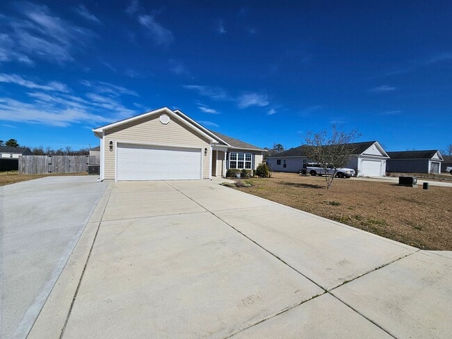 405 Midnight Dr in Richlands, NC - Building Photo - Building Photo