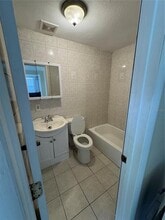 104 Base Ave W in Venice, FL - Building Photo - Building Photo