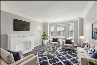 7144 S Jeffery Blvd in Chicago, IL - Building Photo - Building Photo