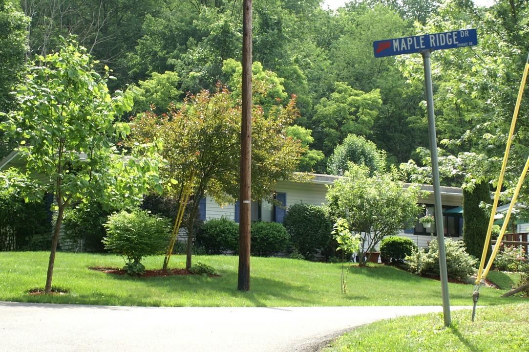 1-12 Maple Ridge Rd in Cheswick, PA - Building Photo