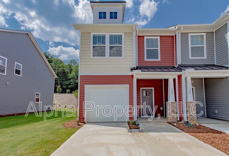 385 Hague Dr in Duncan, SC - Building Photo