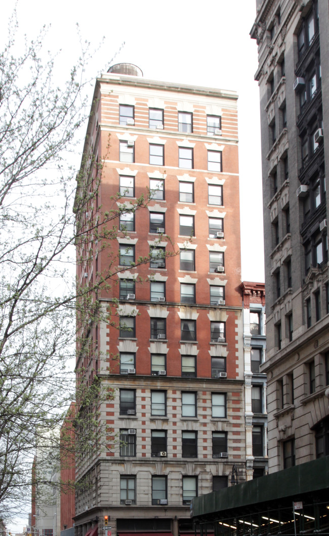 1 W 3rd St in New York, NY - Building Photo - Building Photo