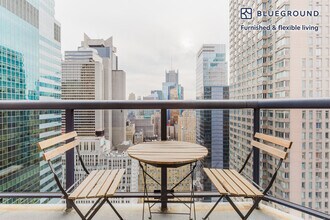 235 W 48th St in New York, NY - Building Photo - Building Photo