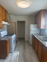 6614 Bancroft Ave in Oakland, CA - Building Photo - Building Photo