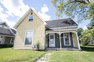 632 S State St in Greenfield, IN - Building Photo