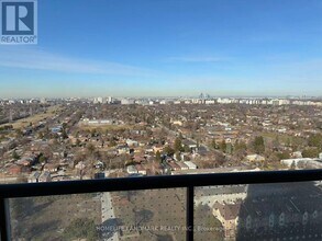 5858 Yonge St in Toronto, ON - Building Photo - Building Photo