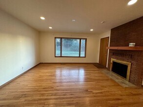 12820 SW Glenhaven St in Portland, OR - Building Photo - Building Photo