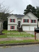 170 S Barbara Ln in Austell, GA - Building Photo
