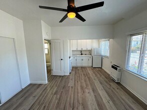 2039 Pierpont Blvd in Ventura, CA - Building Photo - Building Photo