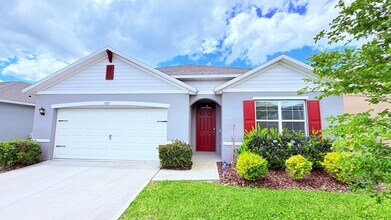 1007 August Sky Dr in Deltona, FL - Building Photo - Building Photo