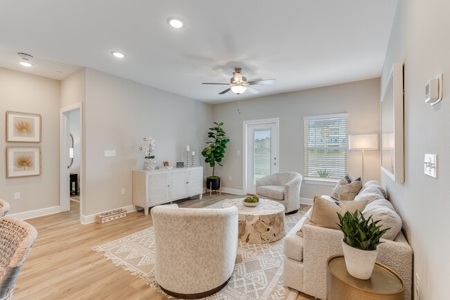 The Crossings at Riverwalk in Freeport, FL - Building Photo - Building Photo