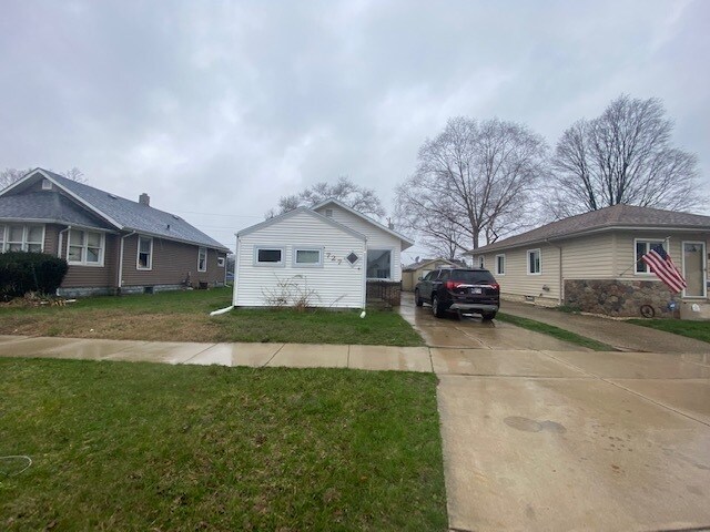 727 Dale Ave in Mishawaka, IN - Building Photo