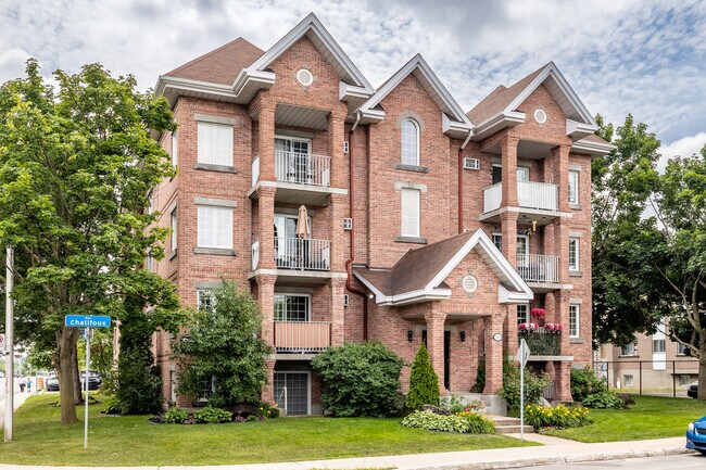 3500 Chalifoux Rue in Laval, QC - Building Photo - Building Photo