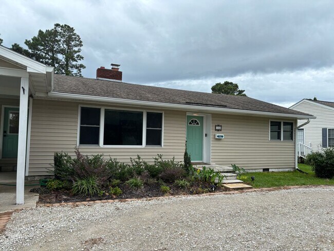 114 Crescent Dr in Beaufort, NC - Building Photo - Building Photo