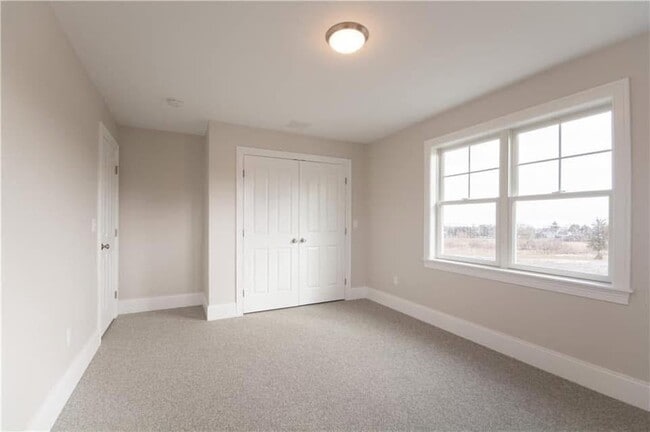 94 Windrock Cir in Portsmouth, RI - Building Photo - Building Photo