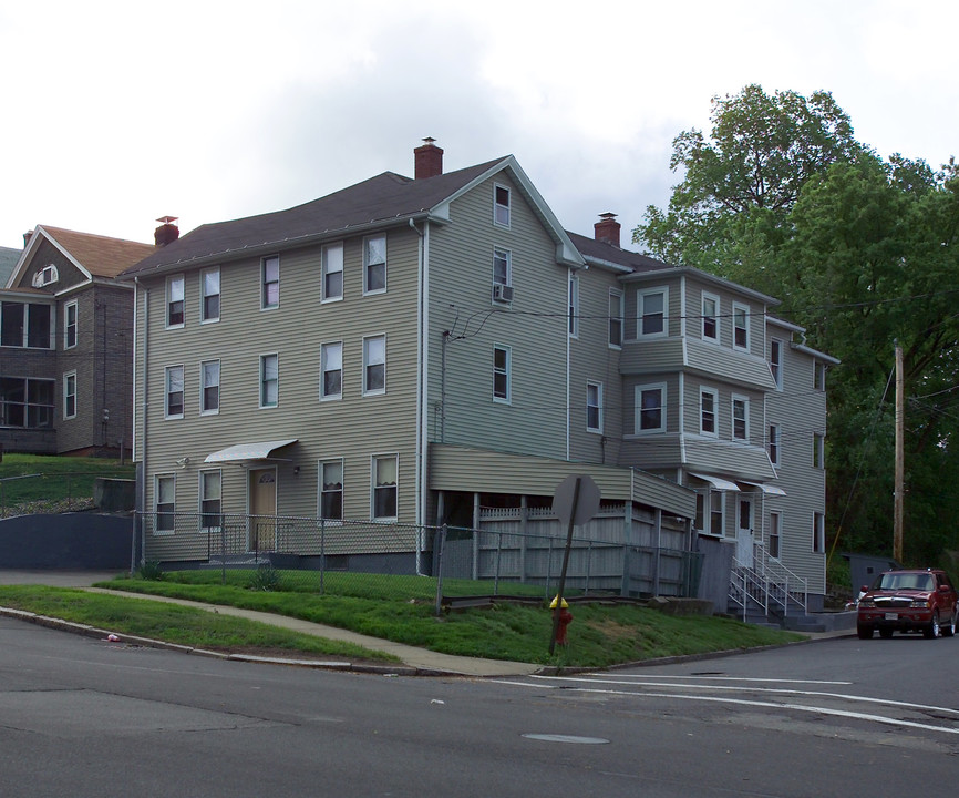 77 South St in Chicopee, MA - Foto de edificio