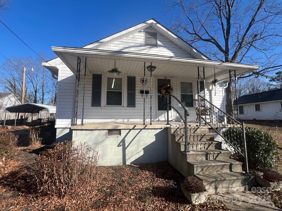 417 E Rice St in Landis, NC - Building Photo