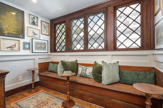 44 Winslow Rd, Unit 8 in Brookline, MA - Building Photo - Building Photo