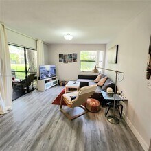 20240 NE 3rd Ct in Miami, FL - Building Photo - Building Photo