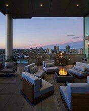 157 W Division St in Chicago, IL - Building Photo - Building Photo