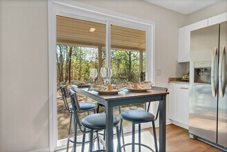 138 Villa Ct in West Columbia, SC - Foto de edificio - Building Photo