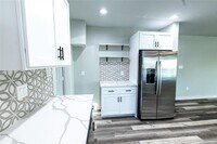 102 Marsden St photo'