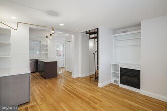 704 S Darien St in Philadelphia, PA - Building Photo - Building Photo