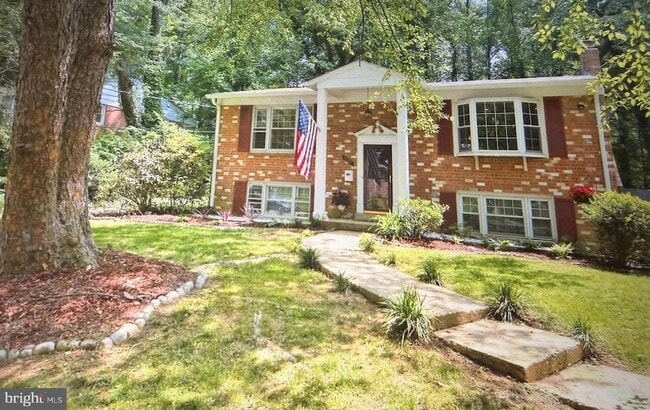 property at 9009 Orange Hunt Ln