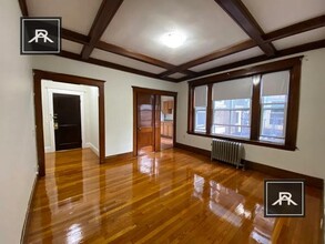 17 Scottfield Rd in Boston, MA - Foto de edificio - Building Photo