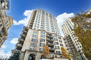 662 Sheppard Ave E in Toronto, ON - Building Photo