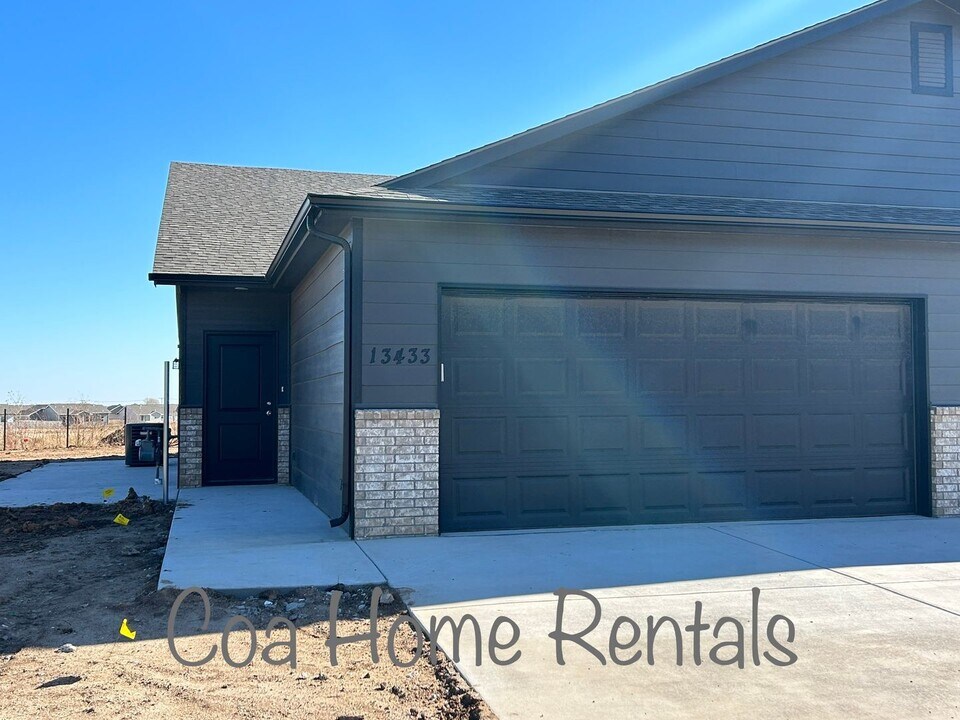13435 W Haskell Ct in Wichita, KS - Building Photo