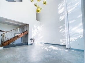 163 N Shore Dr in Miami, FL - Foto de edificio - Building Photo