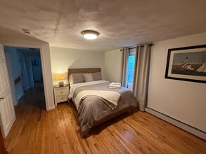 7 Greene Ln in Narragansett, RI - Foto de edificio - Building Photo