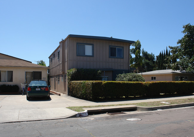 1627 Thomas Ave in San Diego, CA - Building Photo - Building Photo