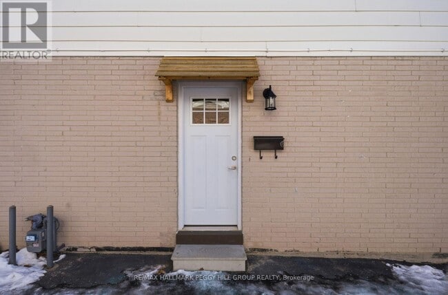 15 Christie Crescent in Barrie, ON - Building Photo - Building Photo