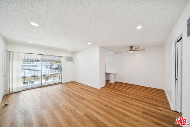 842 Westbourne Dr in West Hollywood, CA - Building Photo - Building Photo