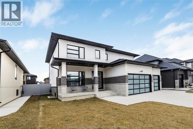 1498 Clearwater Ave in Windsor, ON - Building Photo - Building Photo