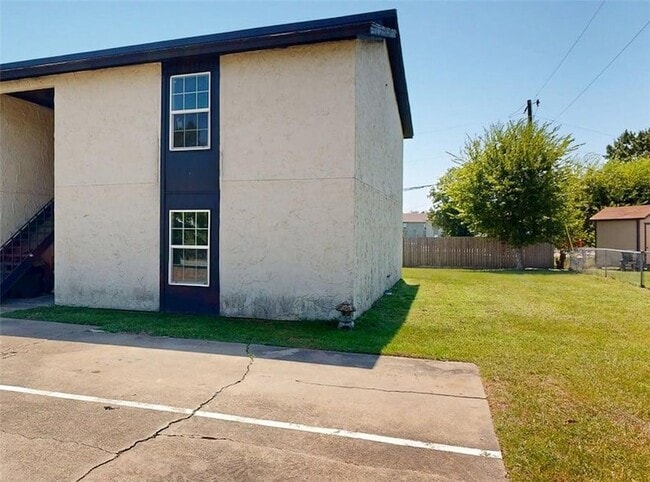 property at 1524 Pine Ridge Dr