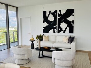 2678 Tigertail Ave, Unit 1501 in Miami, FL - Building Photo - Building Photo