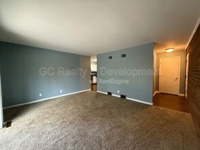 16 Simpson St-Unit -H in Geneva, IL - Building Photo - Building Photo