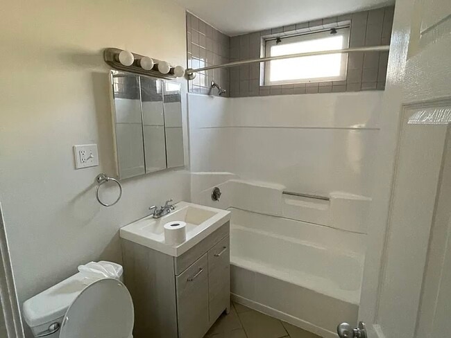 366 Crescent St, Unit 1RB