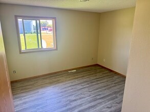 174 Main St, Unit 1B in Foreston, MN - Building Photo - Building Photo
