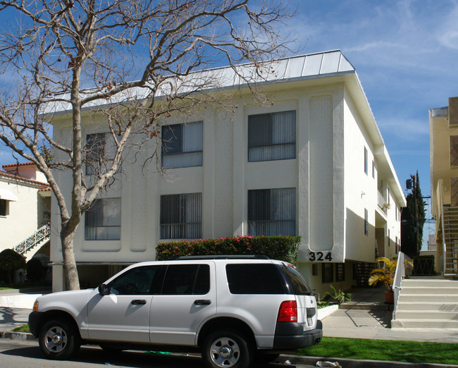 324 S Rexford Dr in Beverly Hills, CA - Building Photo - Building Photo