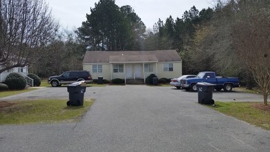 Deer Run Apartments in Cochran, GA - Foto de edificio - Building Photo