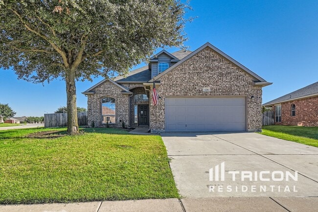 1216 Juniper Ln in Burleson, TX - Building Photo - Building Photo