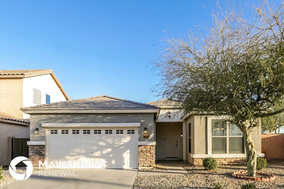 9908 W Illini St in Tolleson, AZ - Foto de edificio