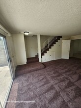 1115 W Francis St in Ontario, CA - Foto de edificio - Building Photo