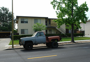 184 Carlton Ave Apartments