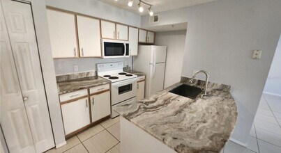 2207 Antigua Pl in Kissimmee, FL - Foto de edificio - Building Photo